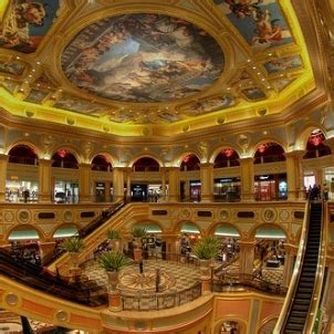 Poker King Club in Venetian Macau .